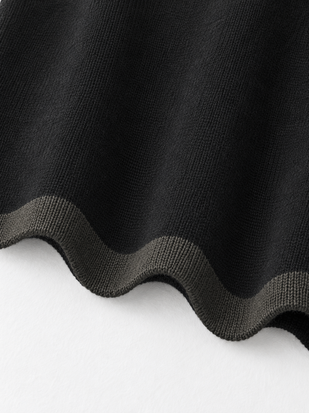 Contrast Wave-Hem Sweater
