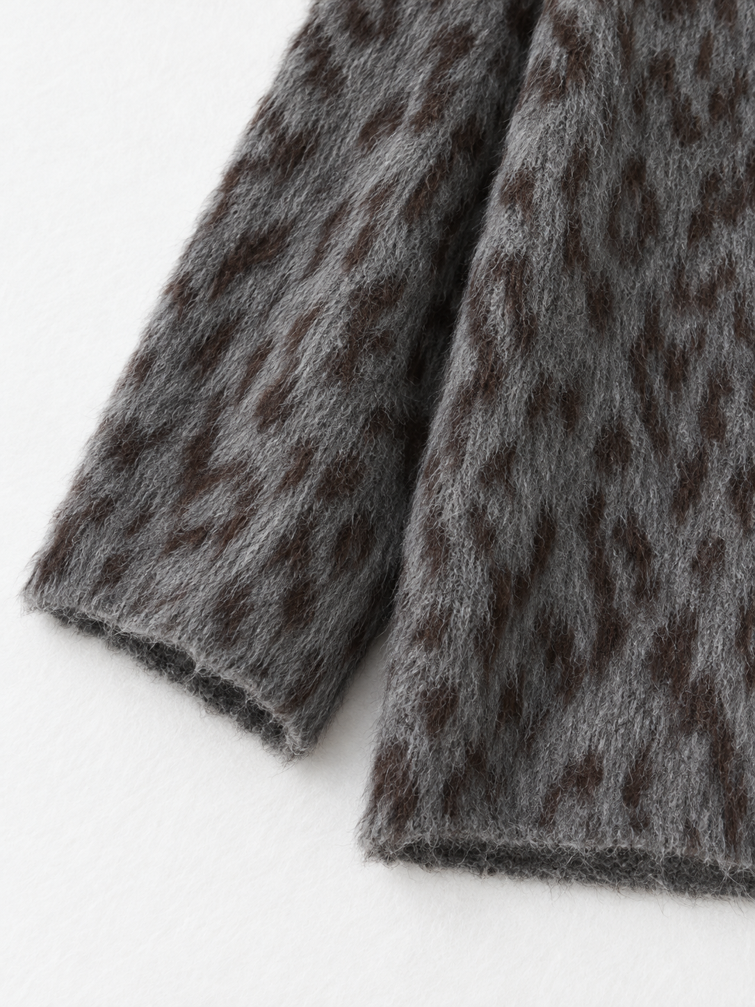 Leopard-Pattern V-Neck Sweater