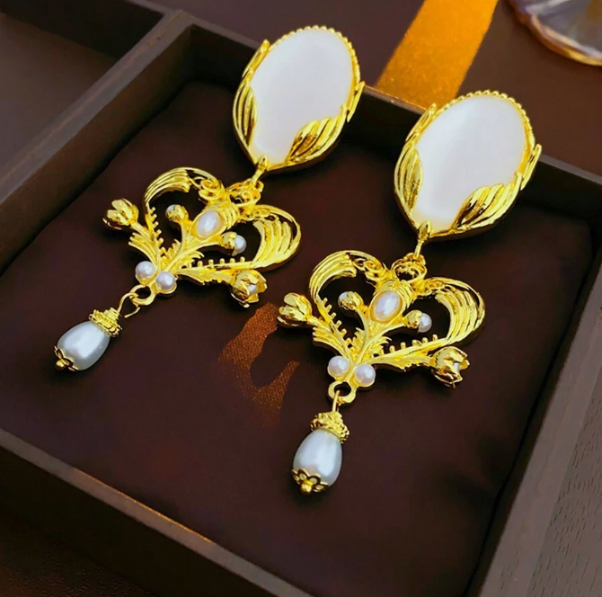 Oval Plate Pearl Chandelier Earrings