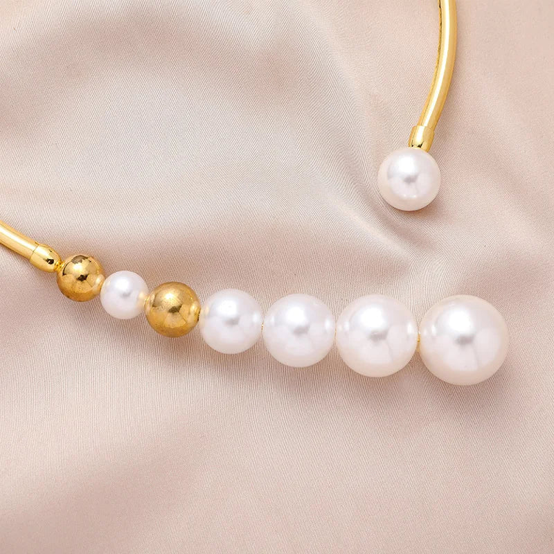 Exaggerated Faux Pearl Open Collar Necklace