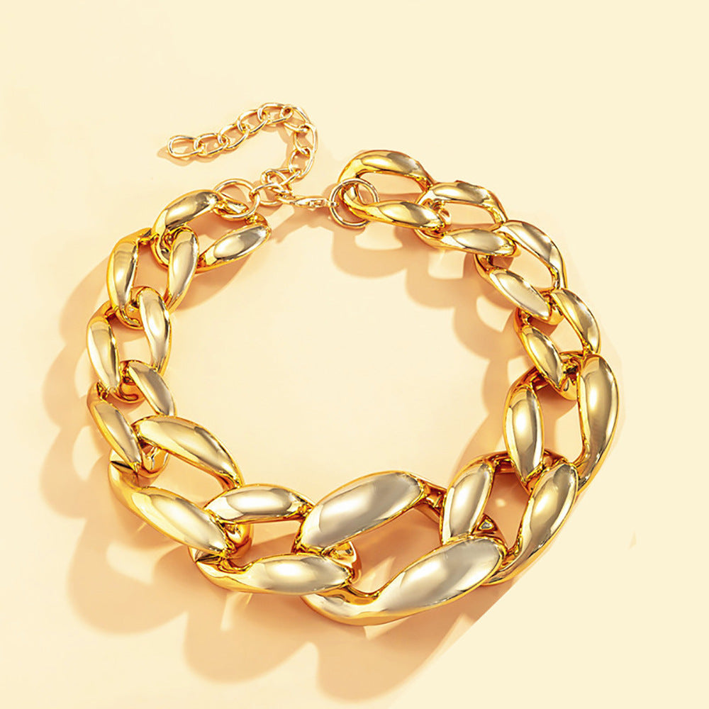 Exaggerated Chain Claw Clasp Necklace