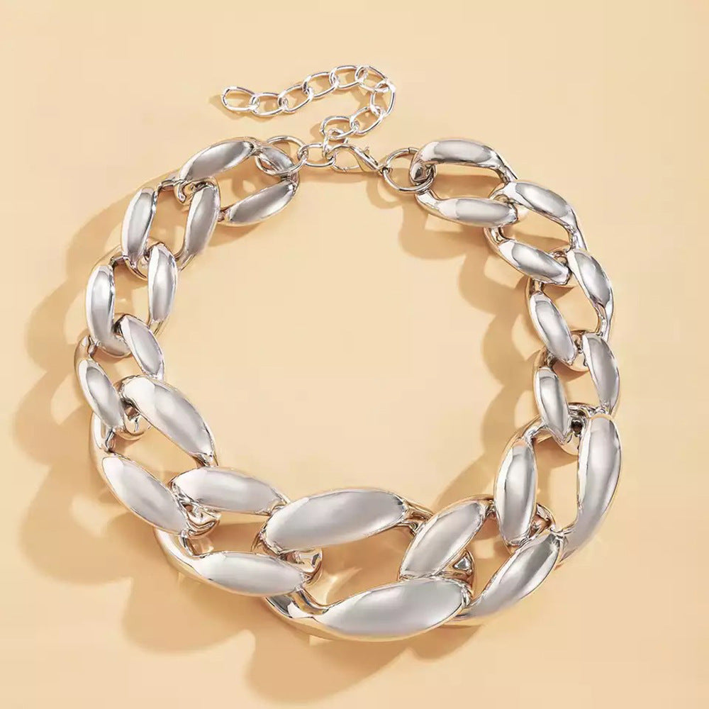 Exaggerated Chain Claw Clasp Necklace