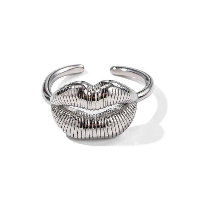 Ribbed Lips Plated Adjustable Ring