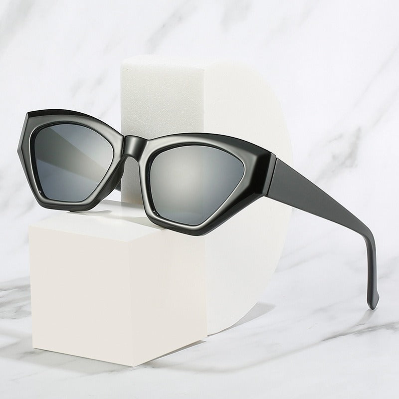 Feline Eyes Retro Sunglasses