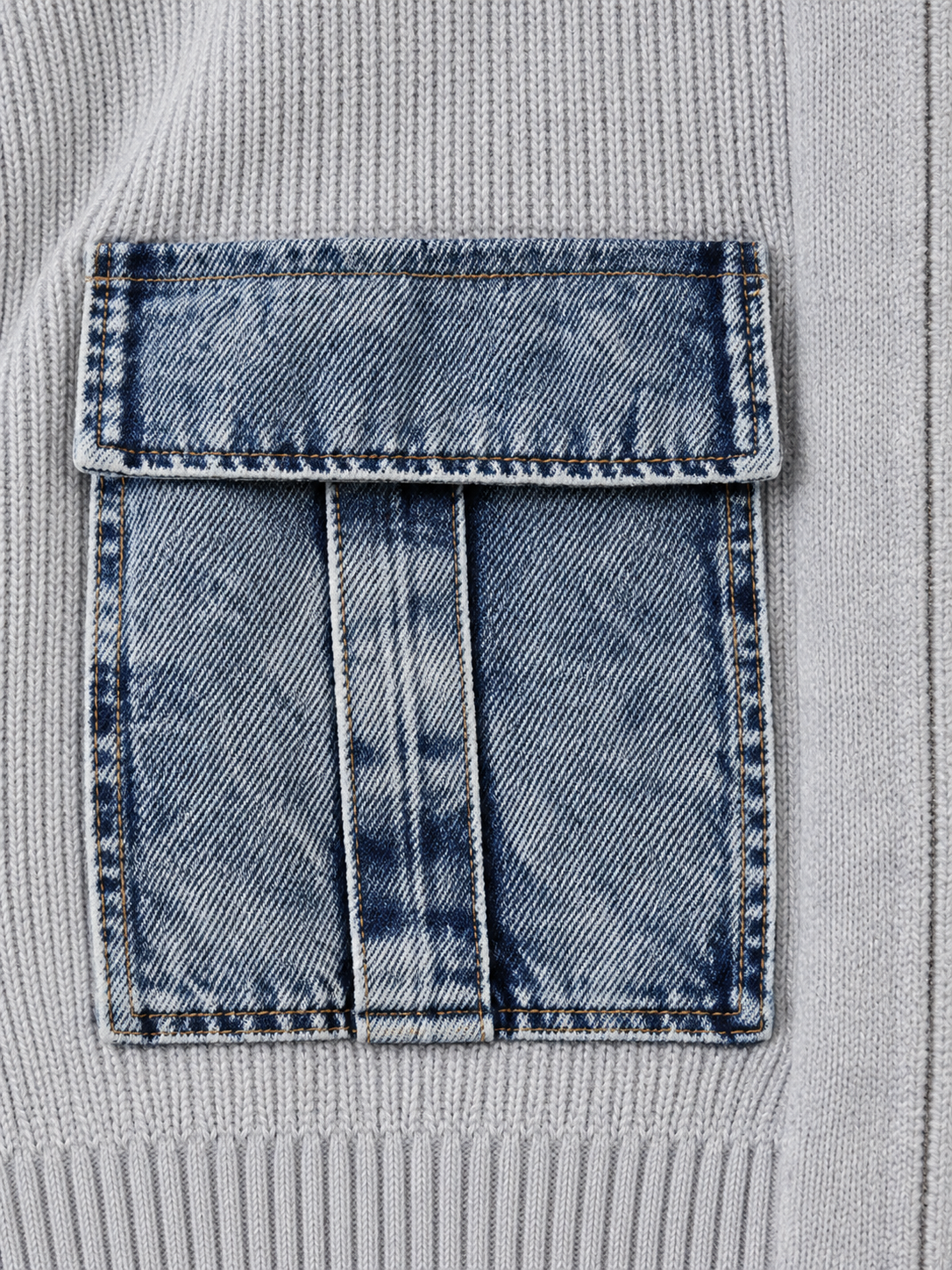 Denim-Pocket V-Neck Zip Cardigan