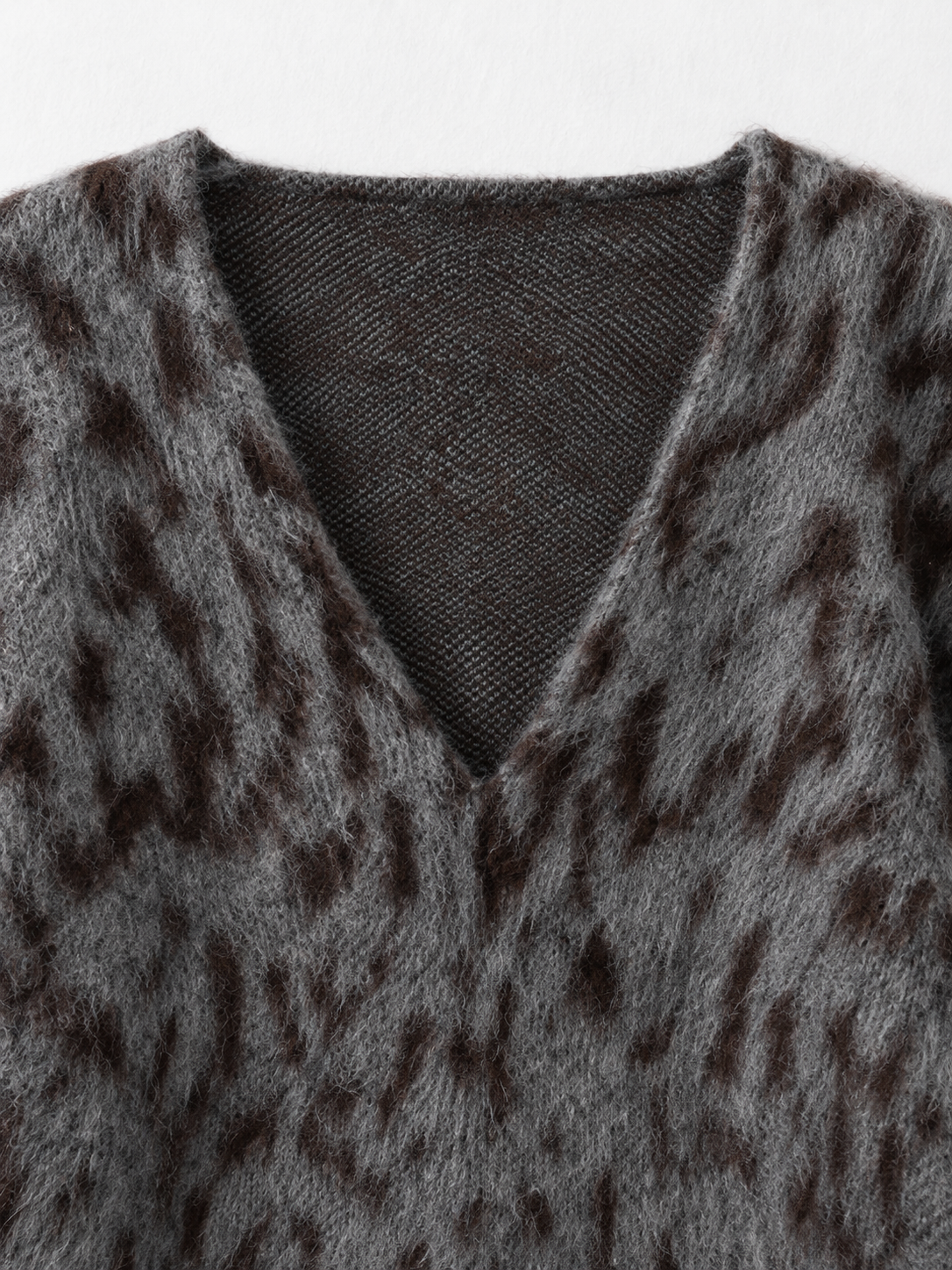 Leopard-Pattern V-Neck Sweater